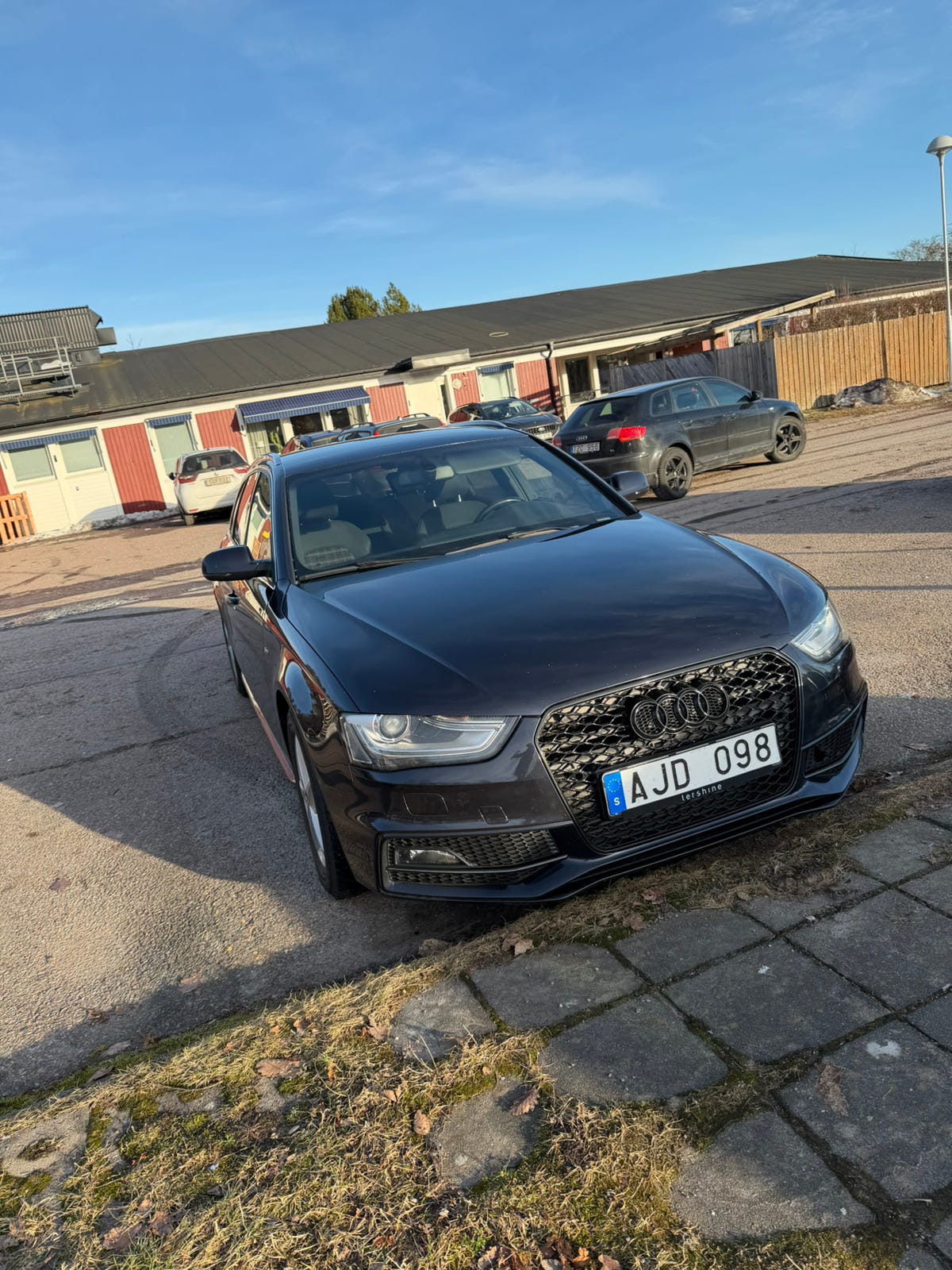 Audi A4 2014 – bild 1 av 10