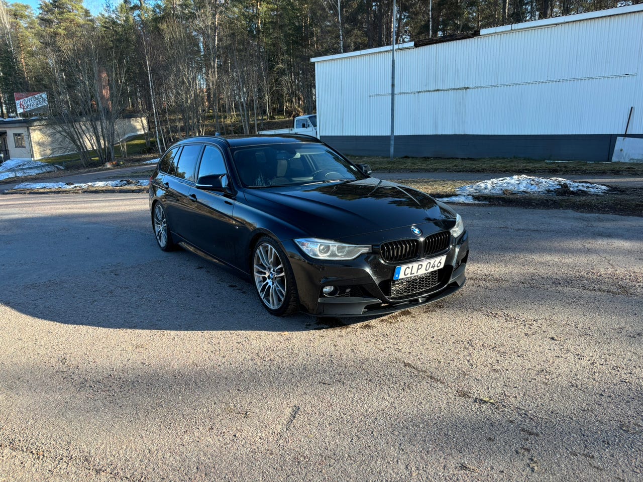 BMW 320d 2015 – bild 1 av 11
