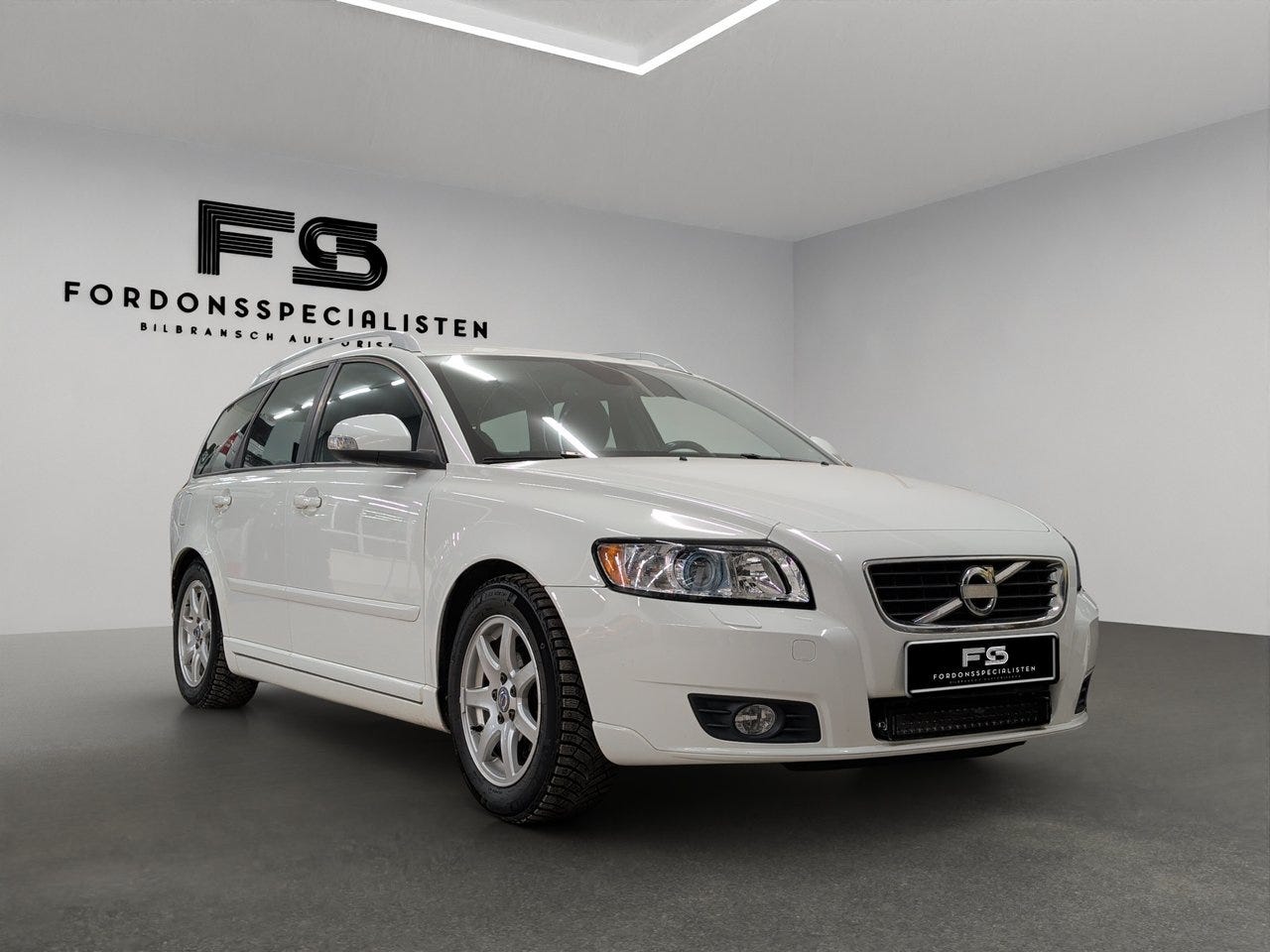 Volvo V50 2012 – bild 1 av 24