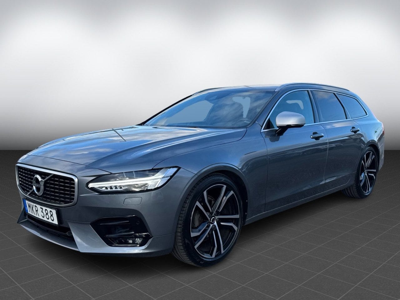 Volvo V90 2018 – bild 1 av 21