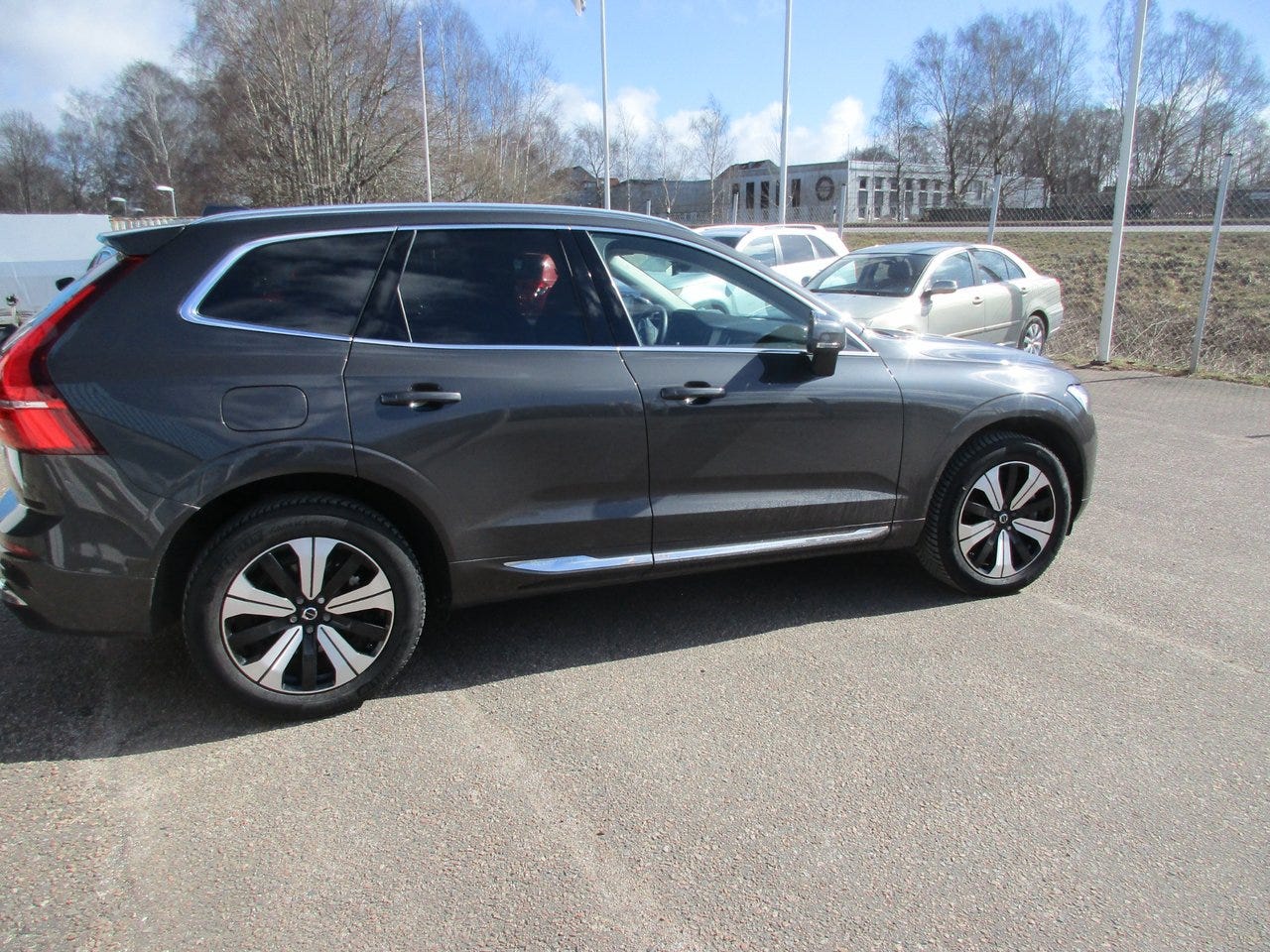 Volvo XC60 2023 – bild 1 av 3