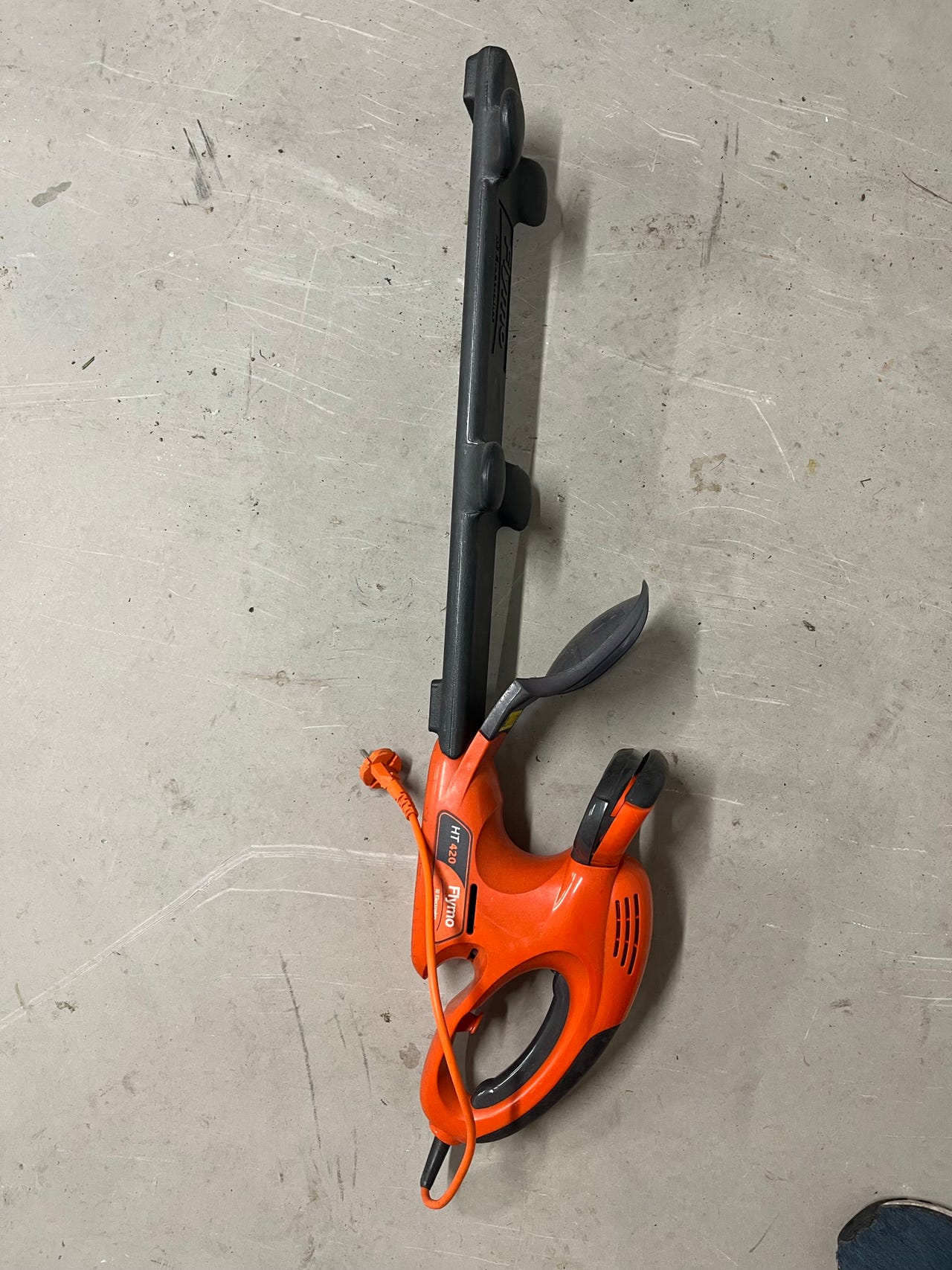 Flymo HT 420 häcksax el orange | Blocket