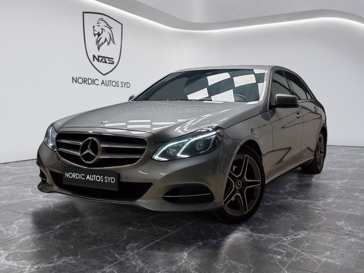 Mercedes-Benz E220 2014 – bild 1 av 18