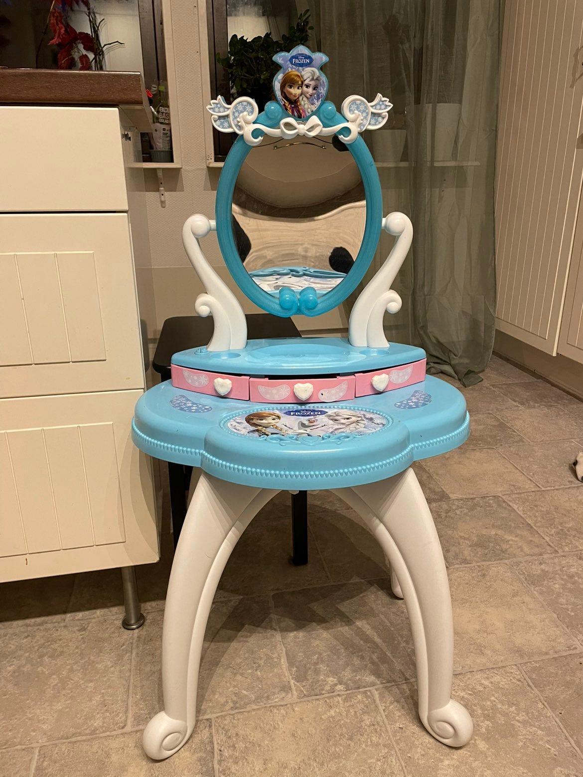 Sminkbord för barn Frozen Frost Anna och Elsa | Blocket