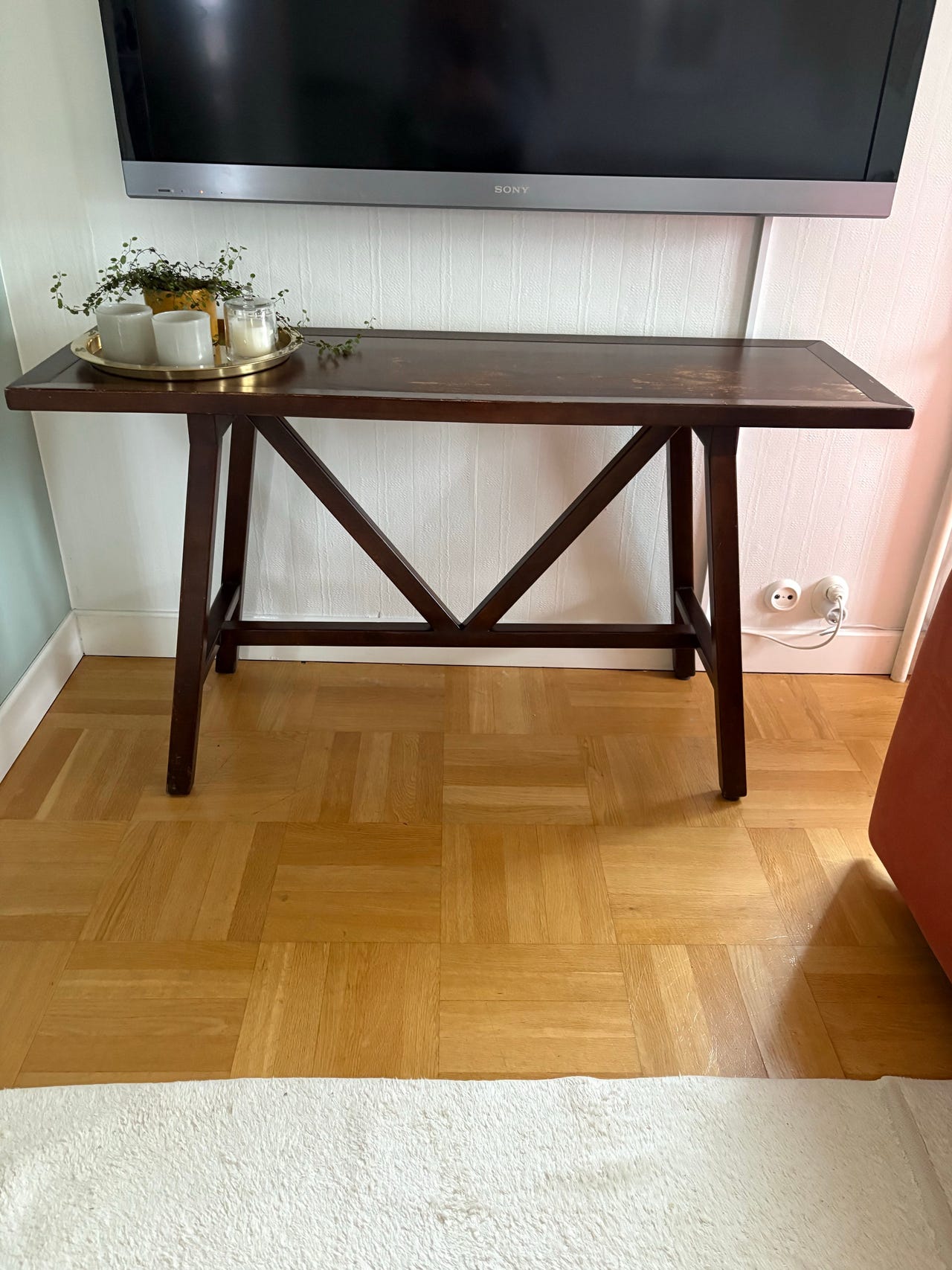 Sideboard i mörkt trä | Blocket