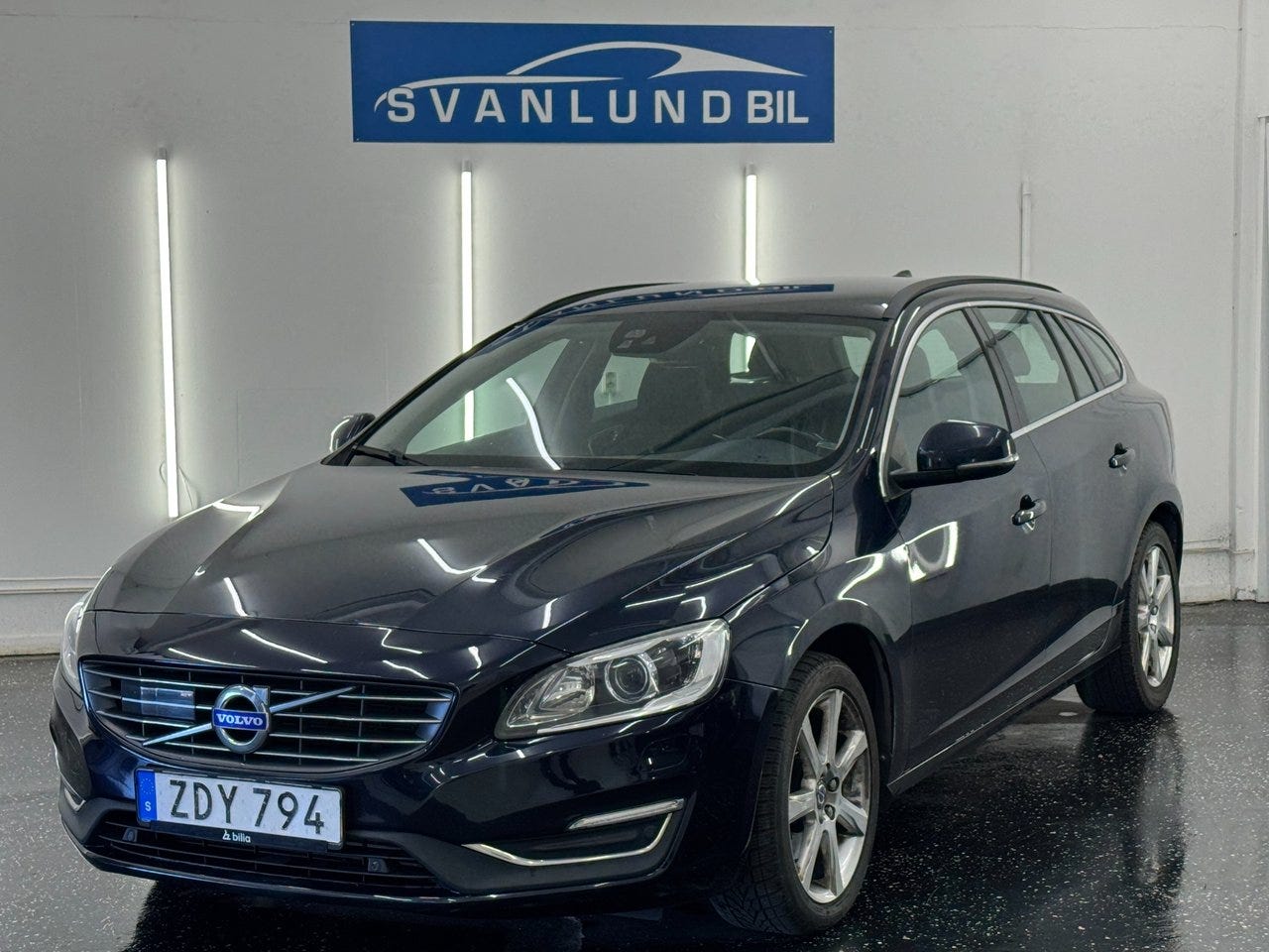 Volvo V60 2018 – bild 1 av 22