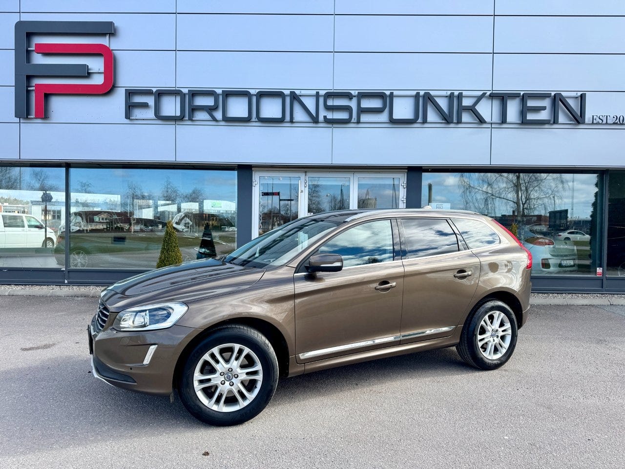 Volvo XC60 2015 – bild 1 av 19