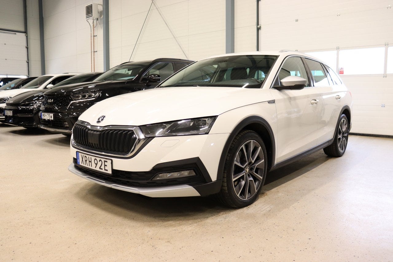 Skoda Octavia Scout 2023 – bild 1 av 24