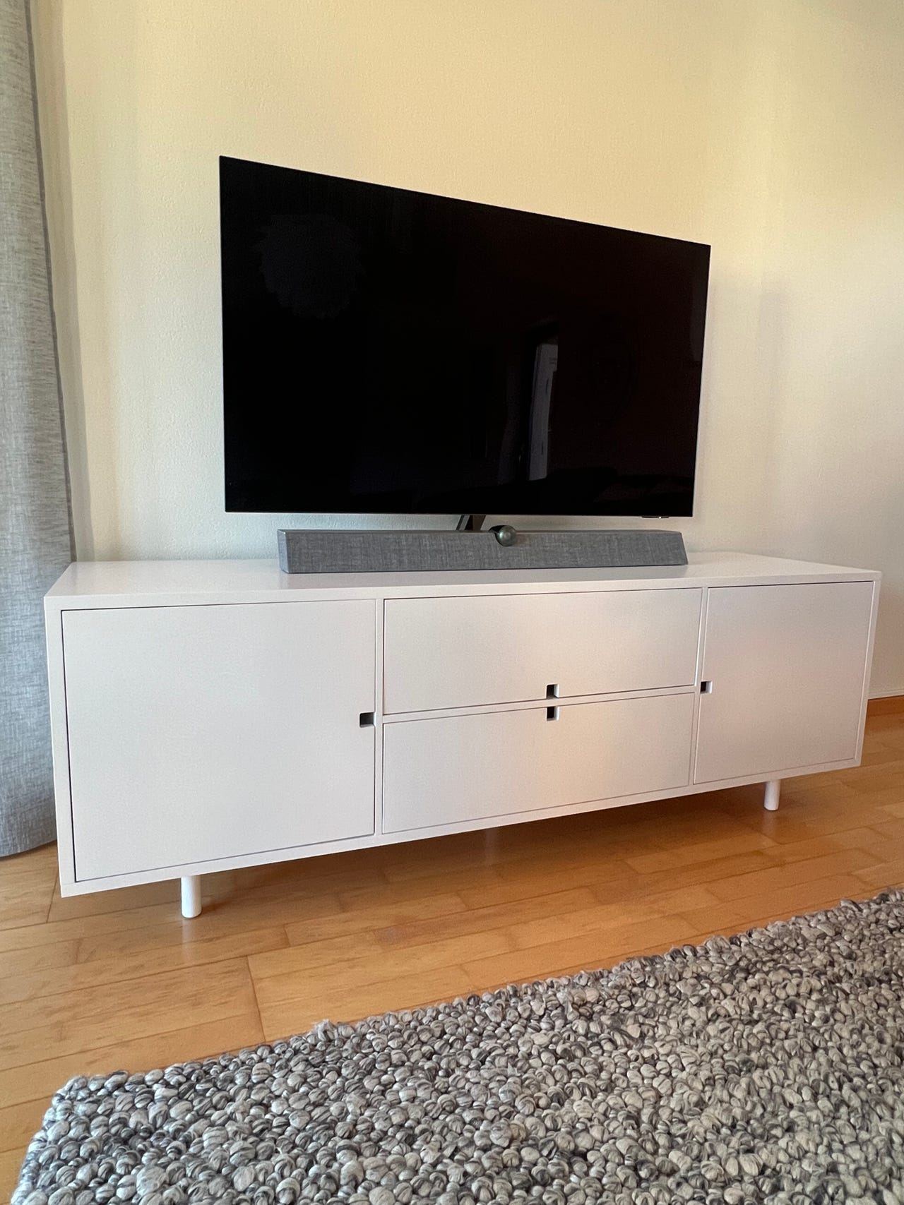 Sideboard/mediabänk, 1898 Svenssons i Lammhult | Blocket