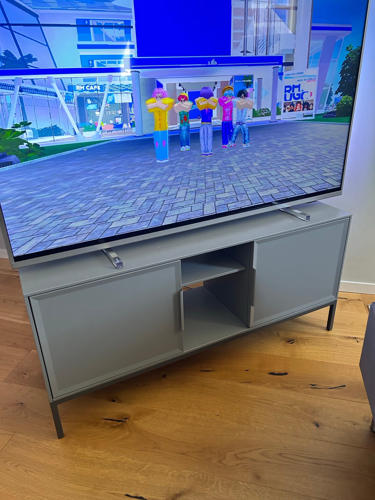 Tv bänk i plåt! Ikea | Blocket