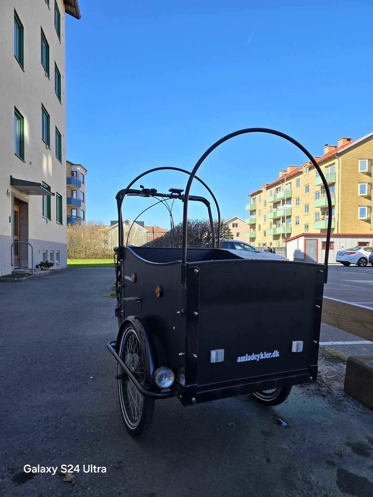 Amlad Dansk elcykel lastcykel svart | Blocket