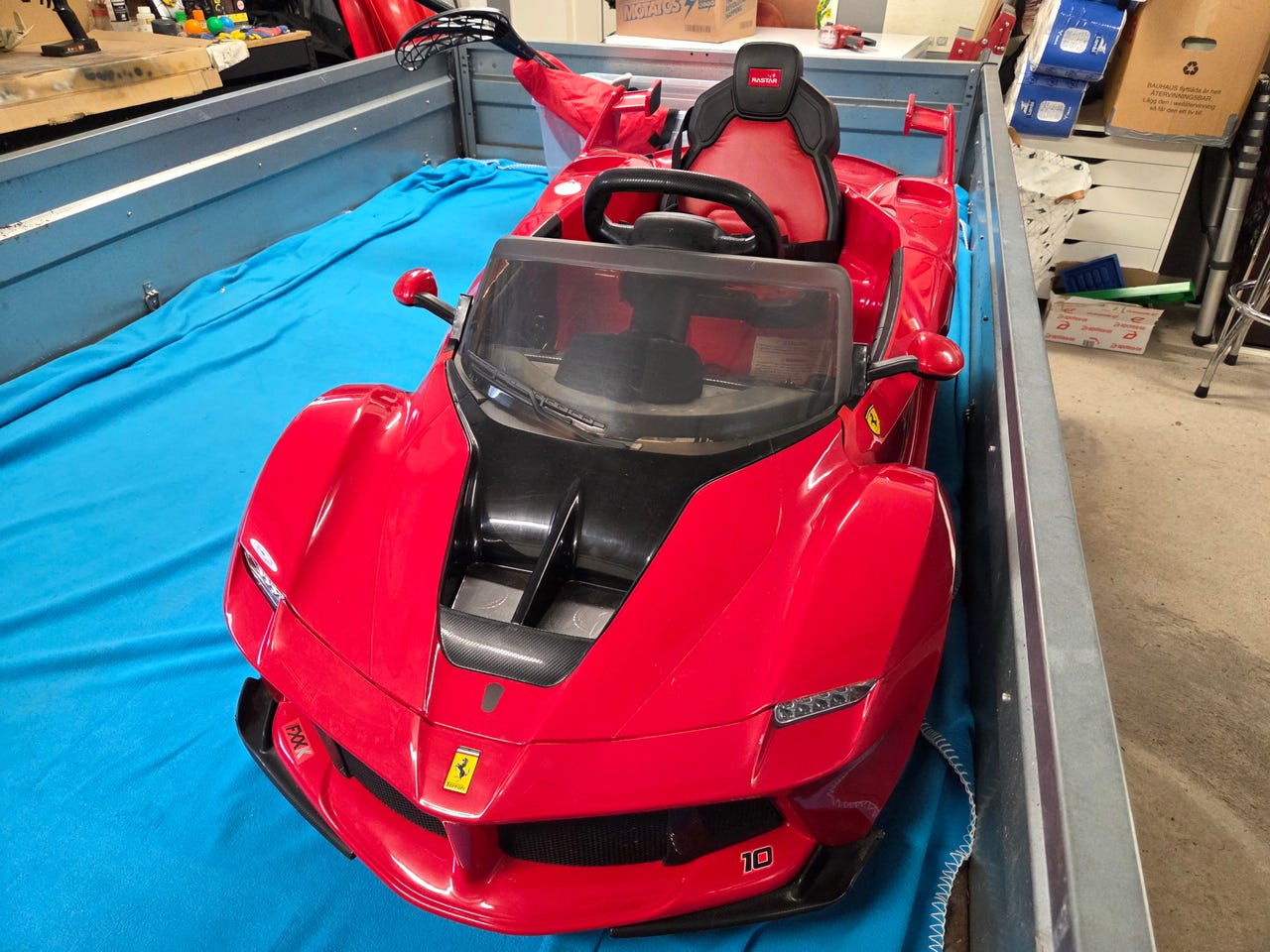 Ferrari Ride on för barn | Blocket