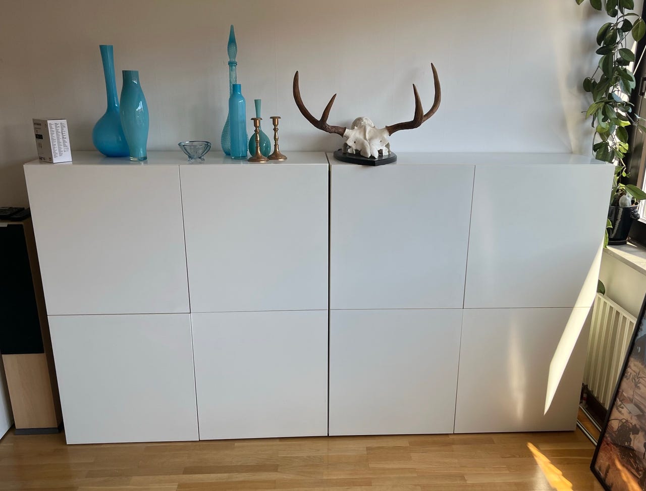 IKEA BESTÅ 2 st Sideboard / Skåp med fyra dörrar | Blocket