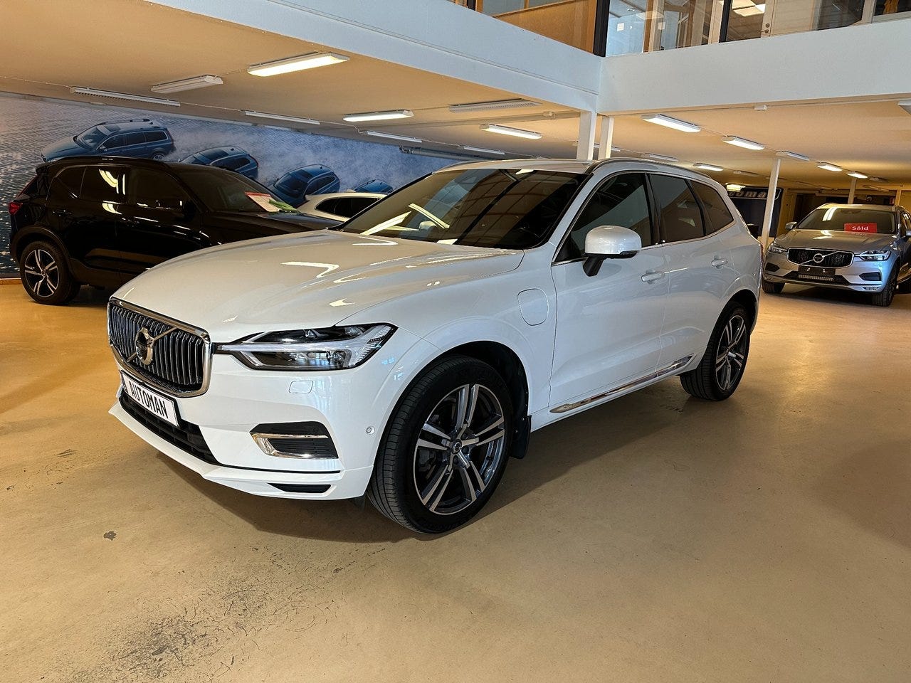 Volvo XC60 2021 – bild 1 av 18