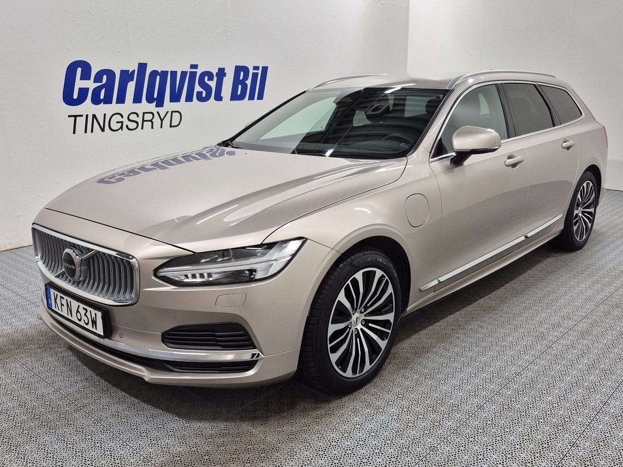 Volvo V90 2025 – bild 1 av 11