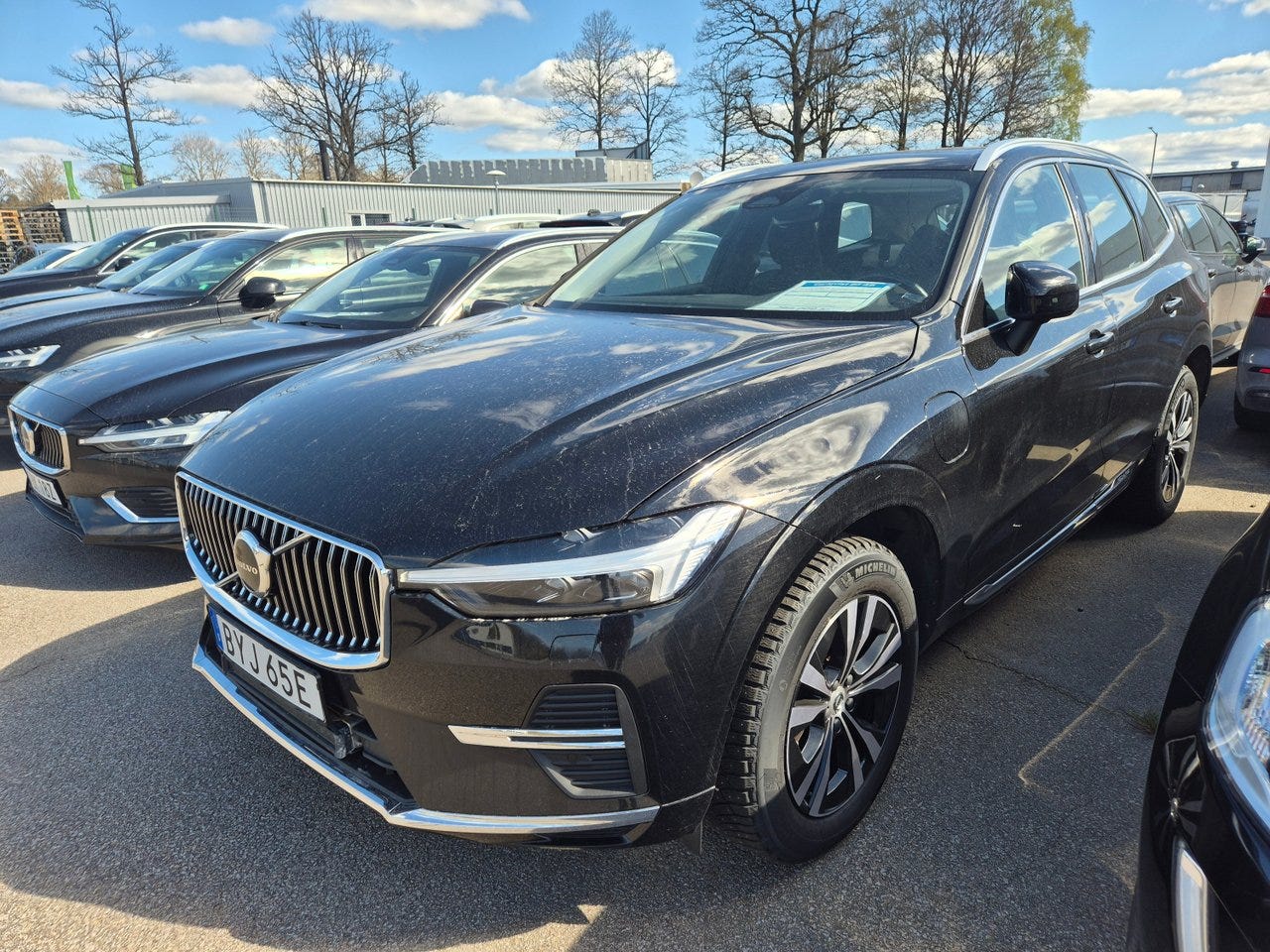 Volvo XC60 2023 – bild 1 av 3