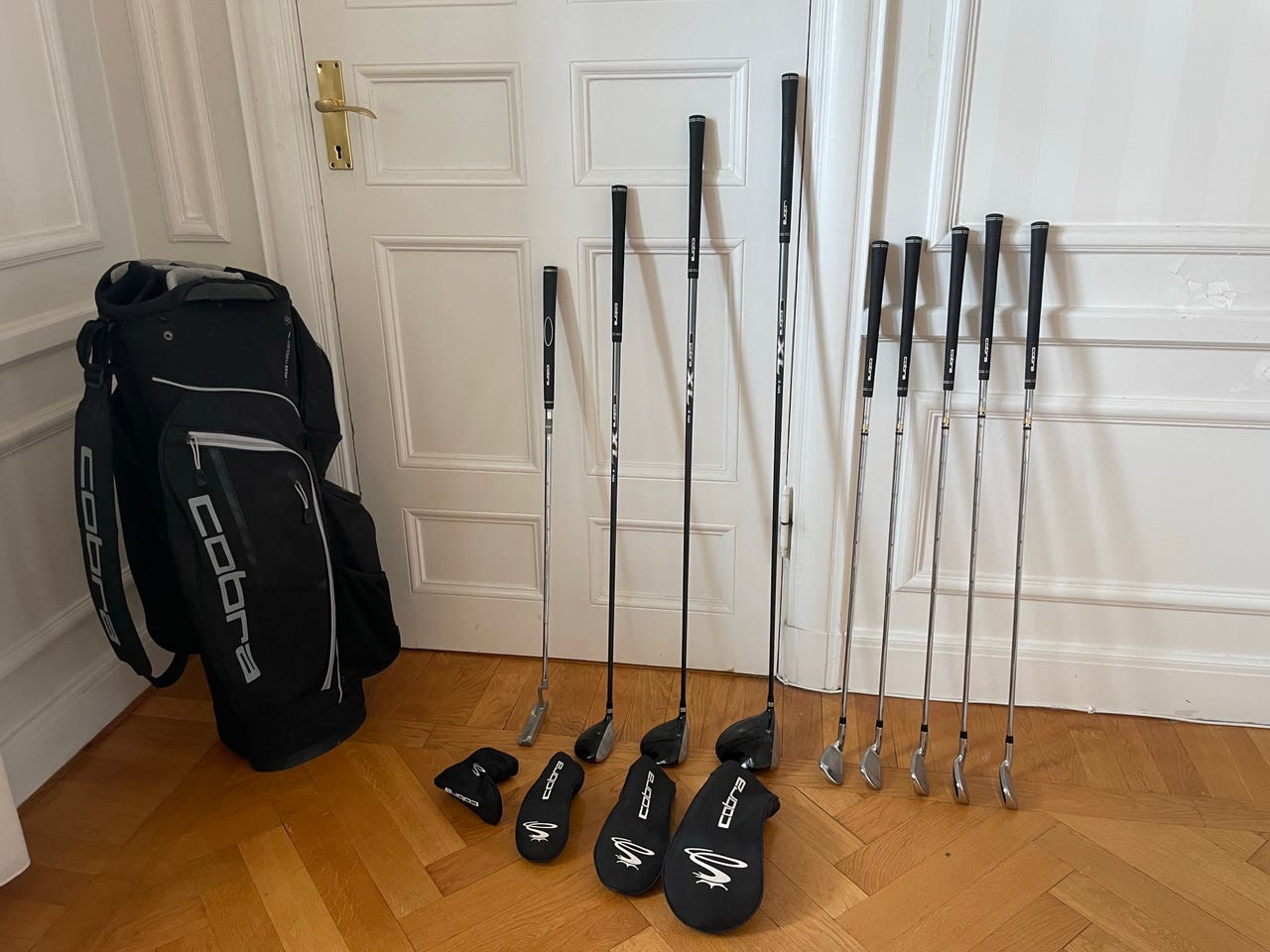 Cobra XL Speed golfklubbor med bag set | Blocket