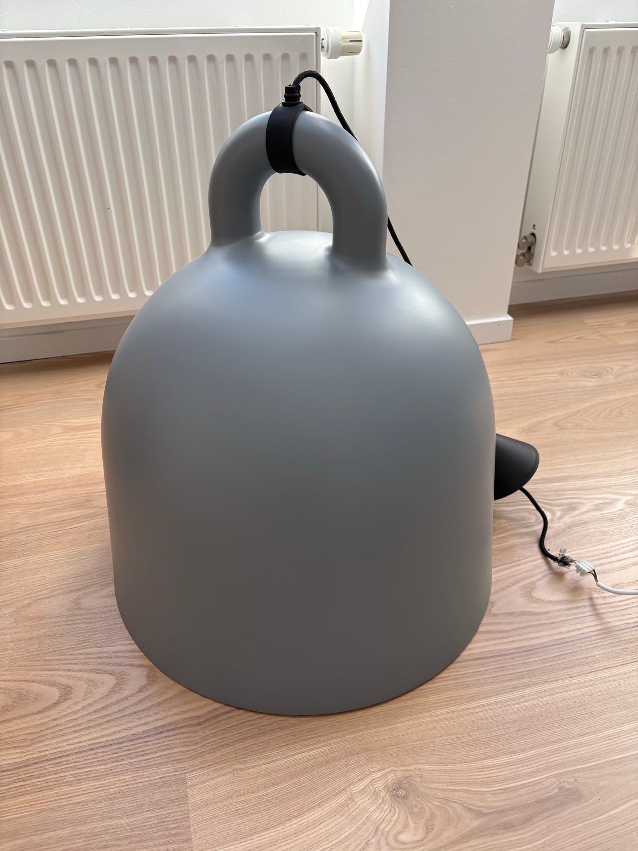 Bell lampa xl grå | Blocket