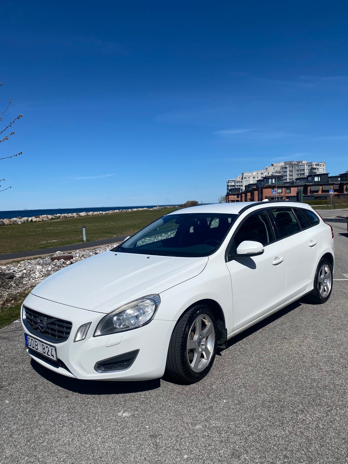 Volvo V60 2012 – bild 1 av 4