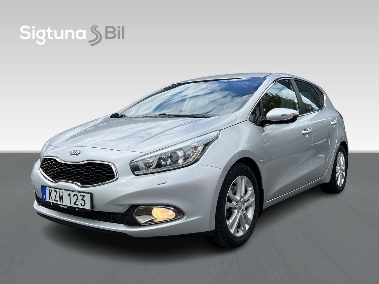 Kia Ceed 2015 – bild 1 av 20