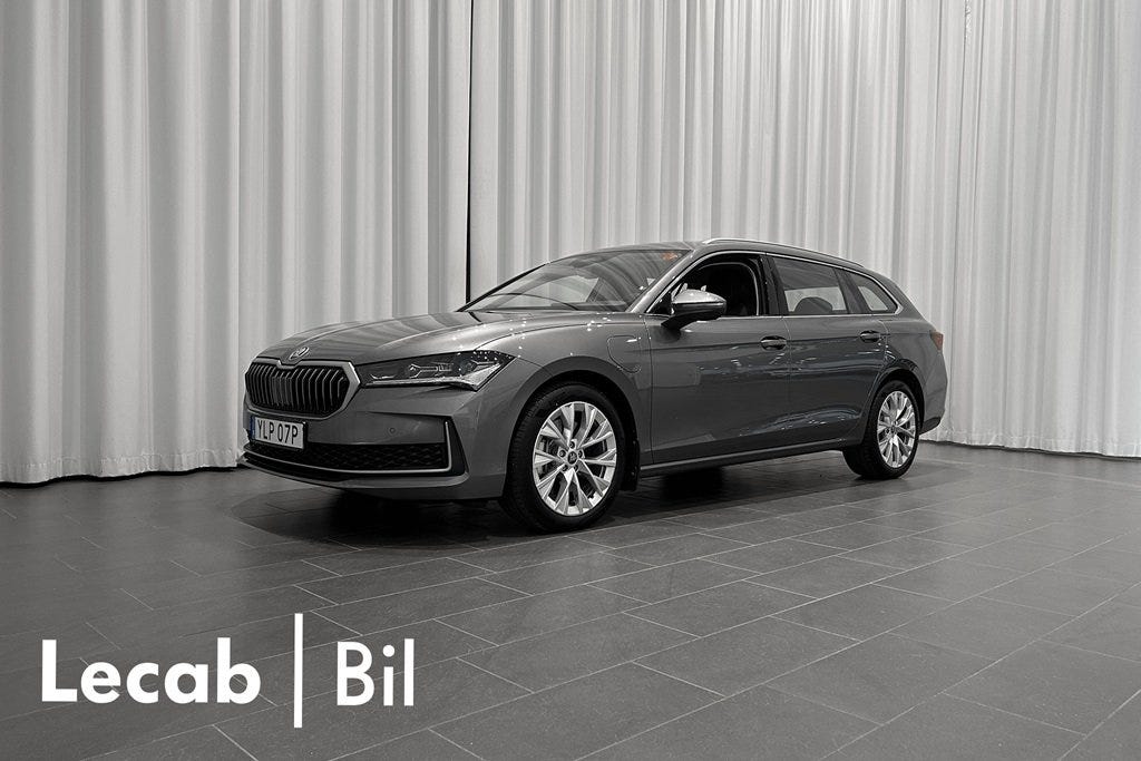 Skoda Superb 2025 – bild 1 av 18