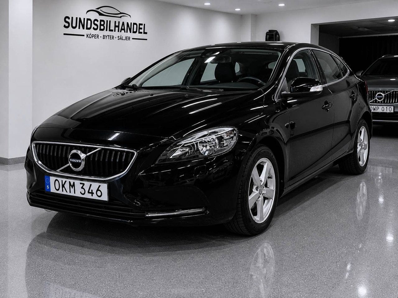 Volvo V40 2017 – bild 1 av 19