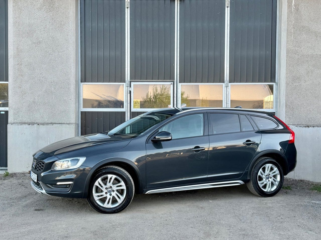 Volvo V60 Cross Country 2017 – bild 1 av 14