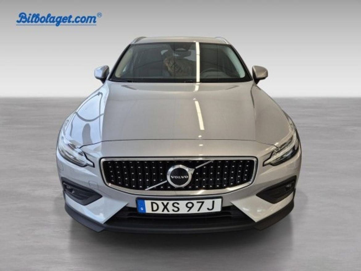 Volvo V60 Cross Country 2024 – bild 1 av 11
