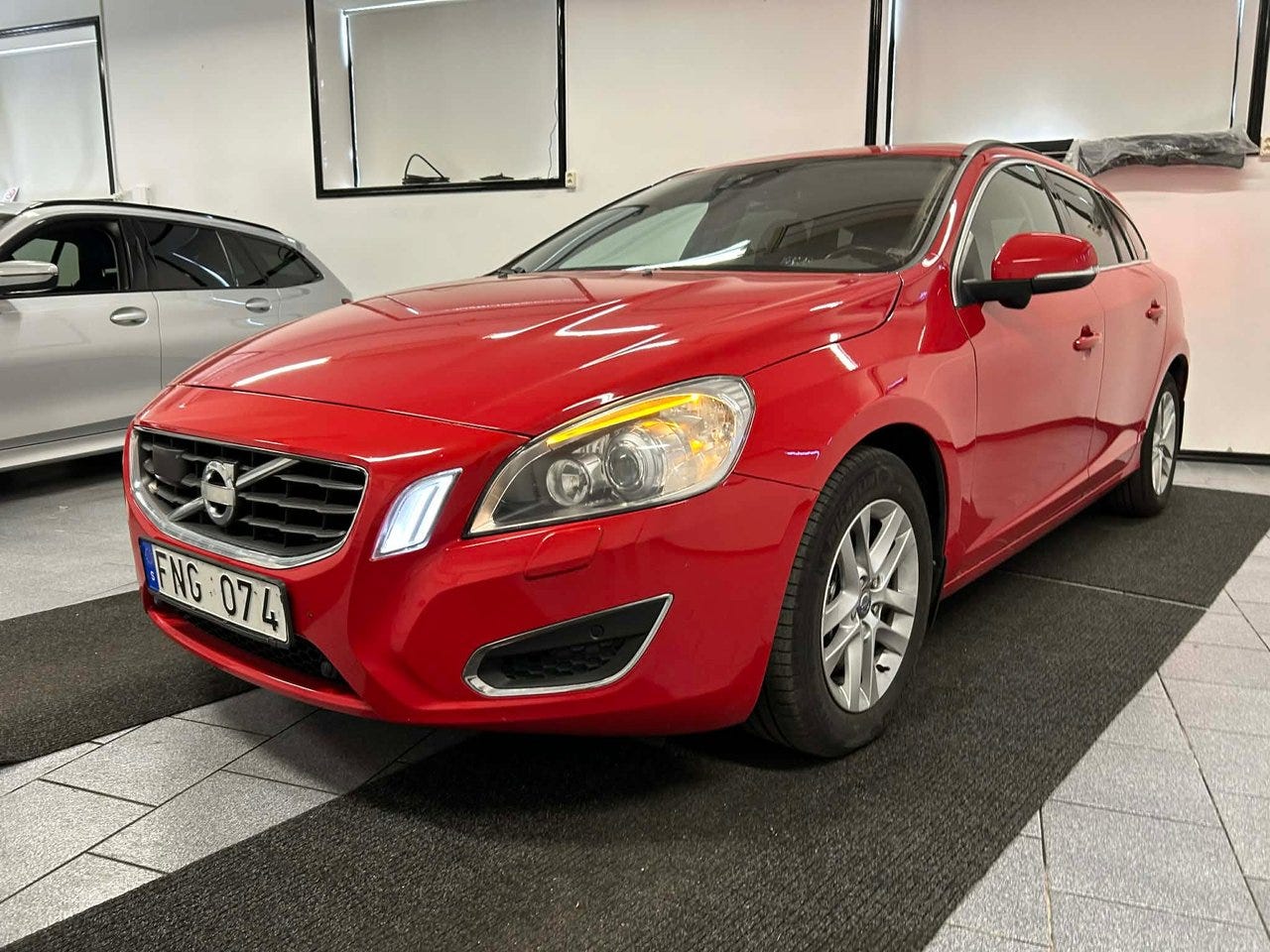 Volvo V60 2013 – bild 1 av 22