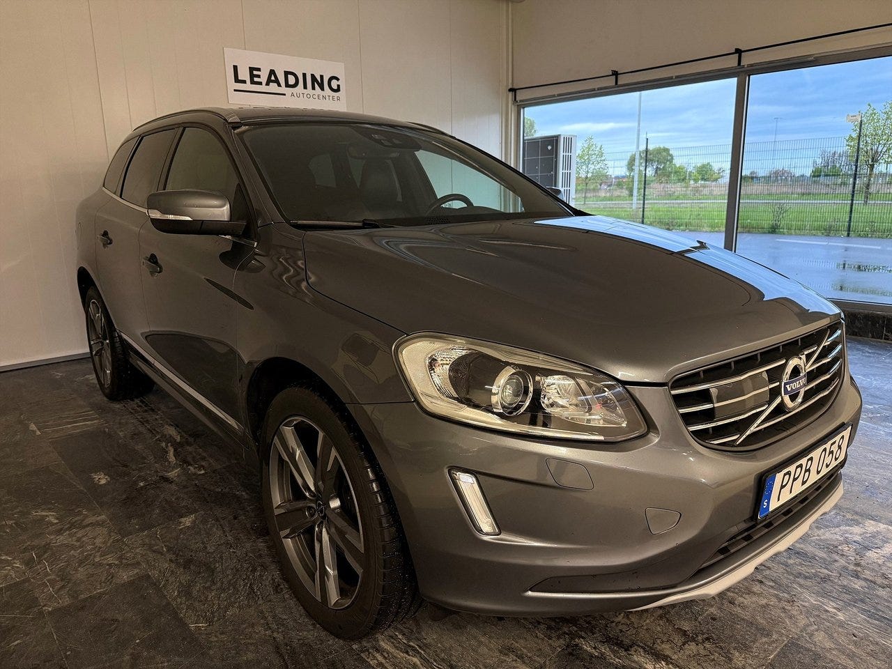 Volvo XC60 2017 – bild 1 av 24
