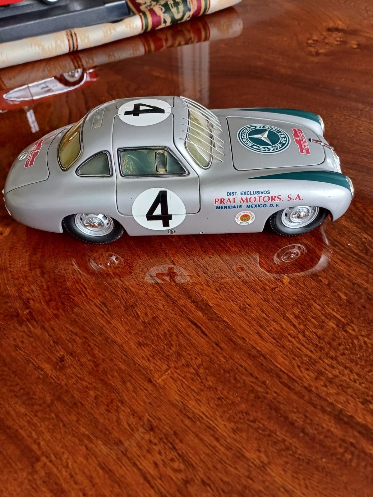 Modellbil Rico i skala 1:18 – Mercedes Benz 300SL (W194) | Blocket