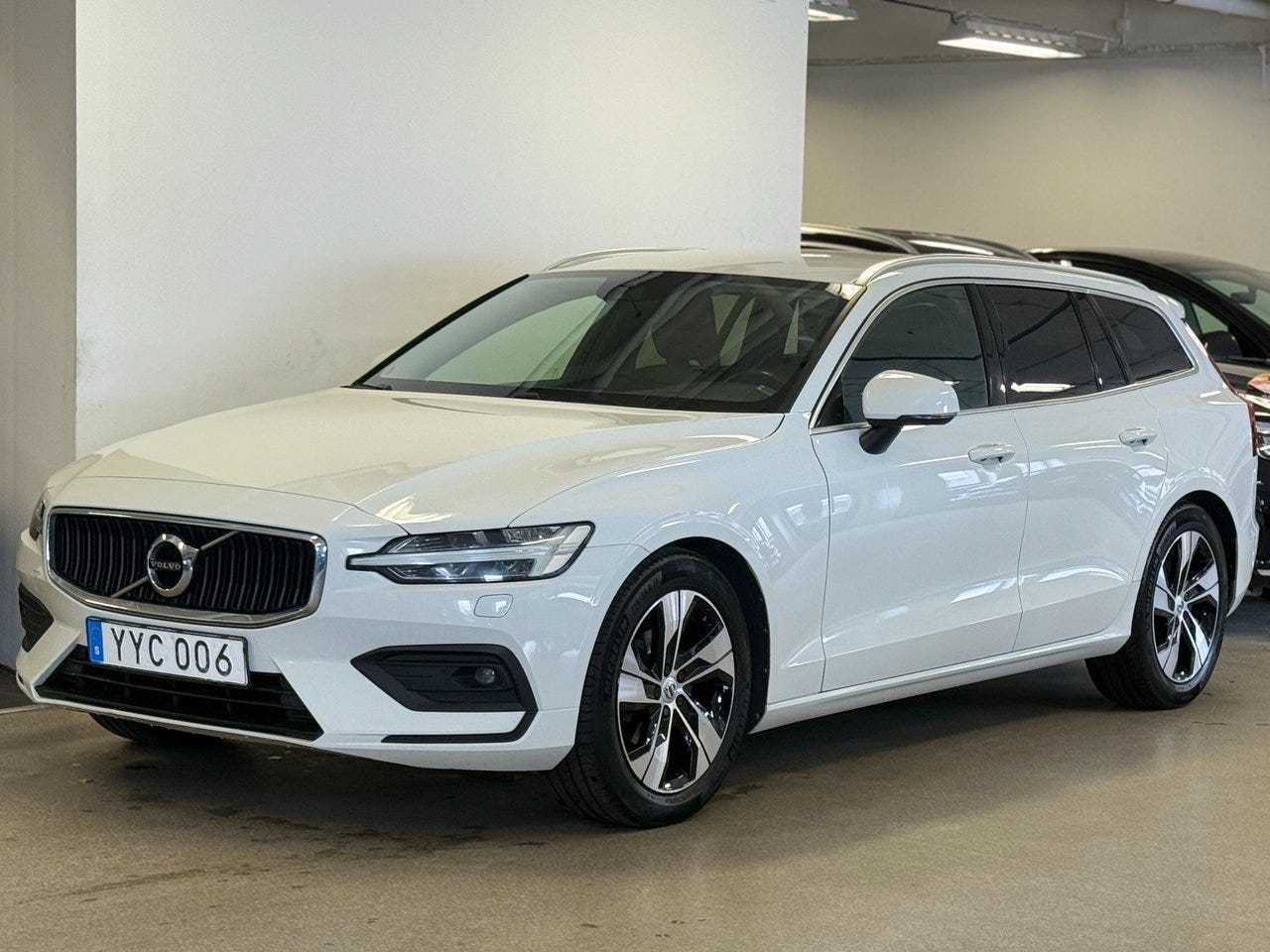 Volvo V60 2019 – bild 1 av 15