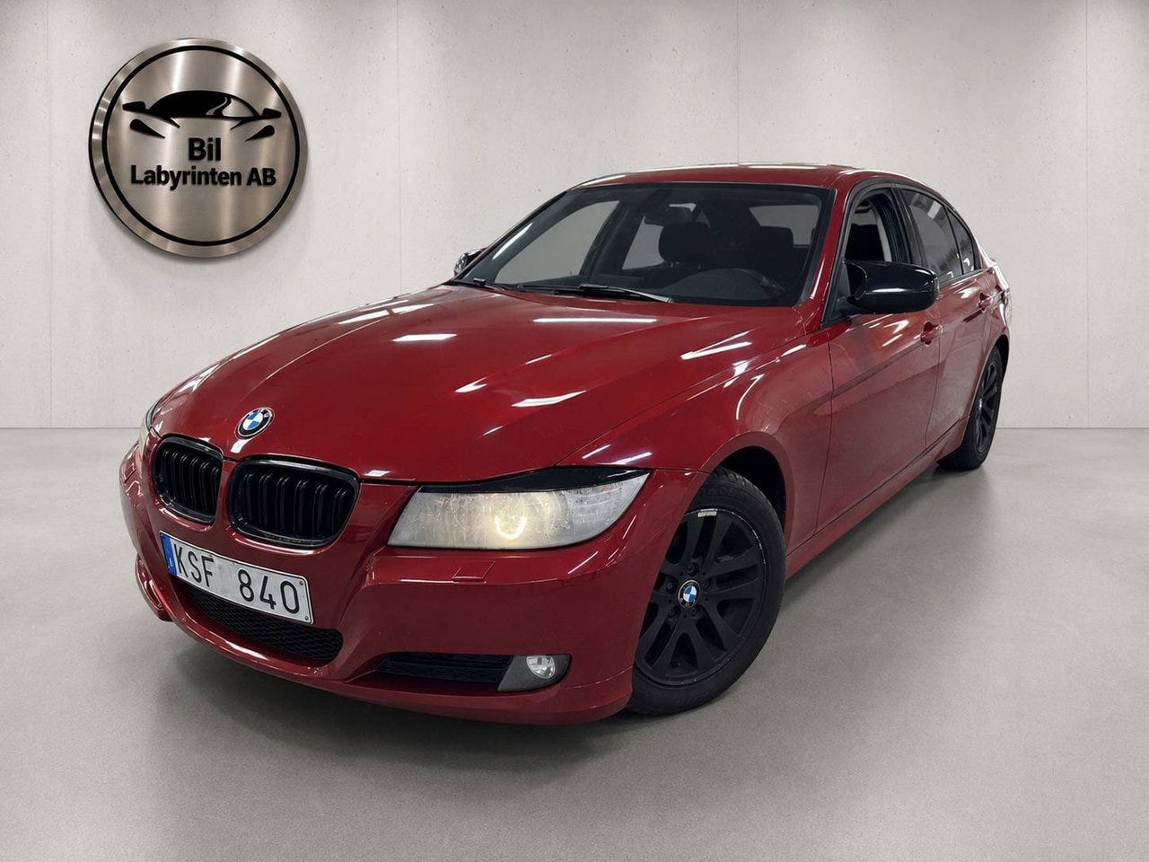 BMW 320d 2010 – bild 1 av 9