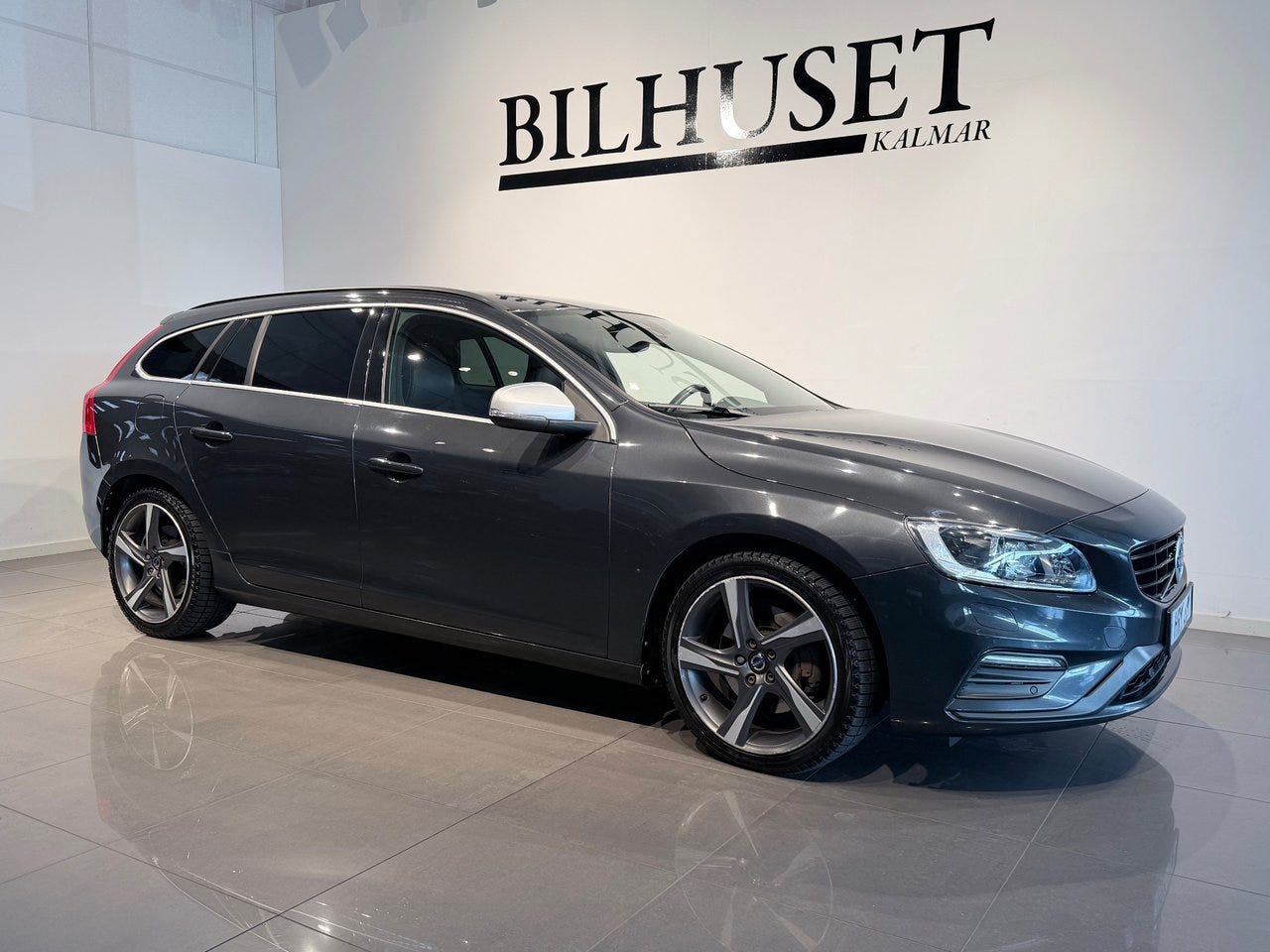 Volvo V60 2016 – bild 1 av 17