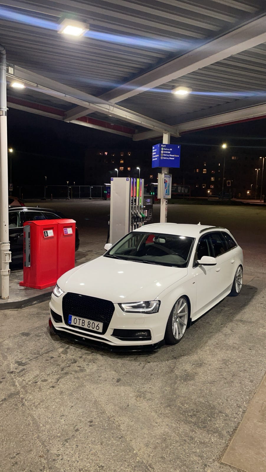 Audi A4 2015 – bild 1 av 12