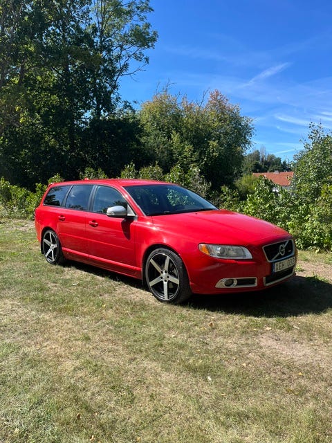 Volvo V70 2010 – bild 1 av 5