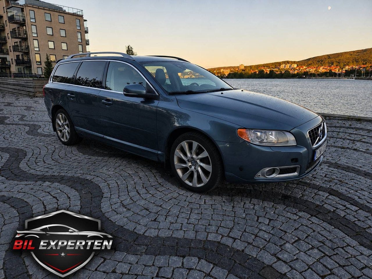 Volvo V70 2012 – bild 1 av 9