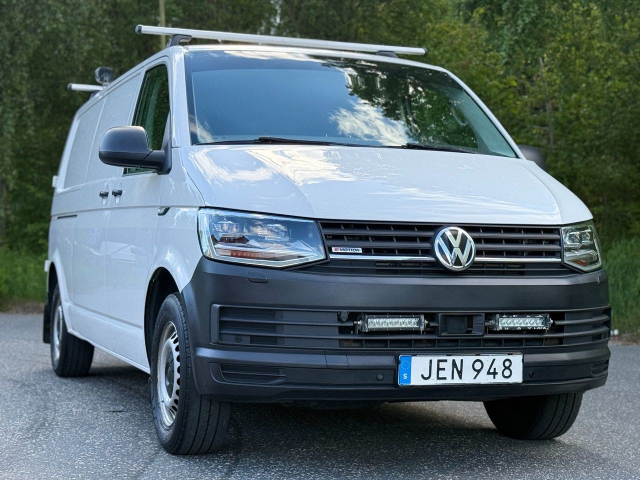 Volkswagen Transporter 2019 – bild 1 av 15