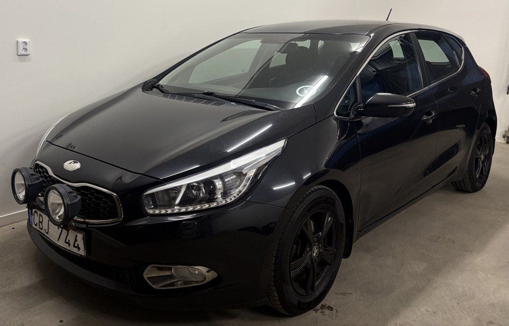 Kia Ceed 2014 – bild 1 av 10