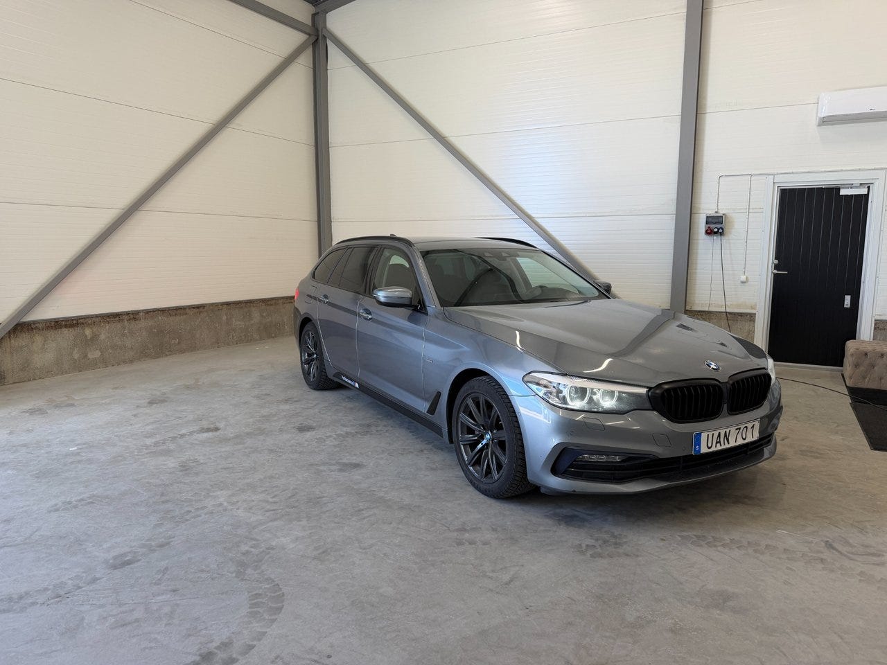 BMW 520d 2018 – bild 1 av 24