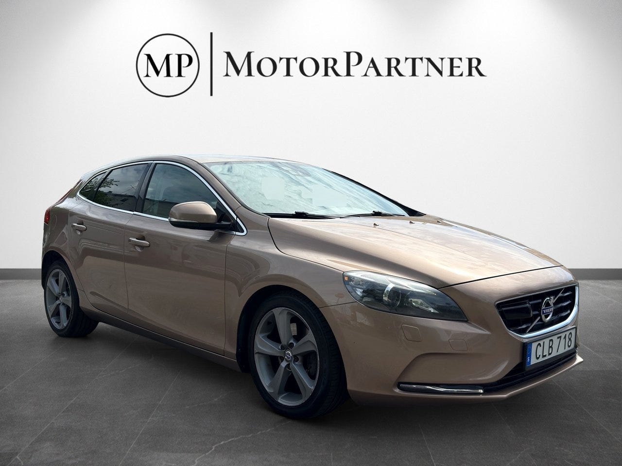 Volvo V40 2014 – bild 1 av 17