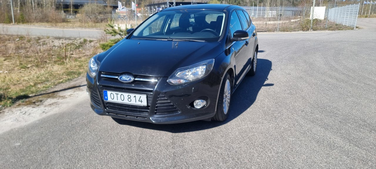 Ford Focus 2013 – bild 1 av 9
