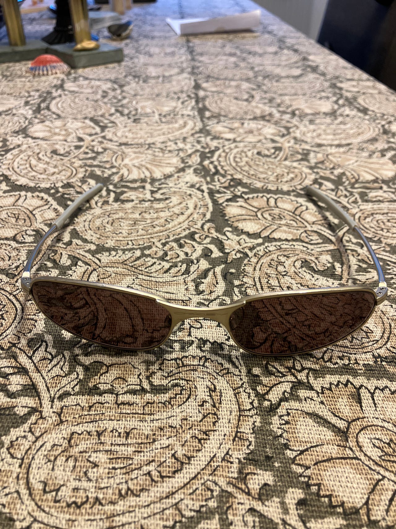 oakley c wire archive 90s 00s FRAME COLOR: Platinum LENS COLOR