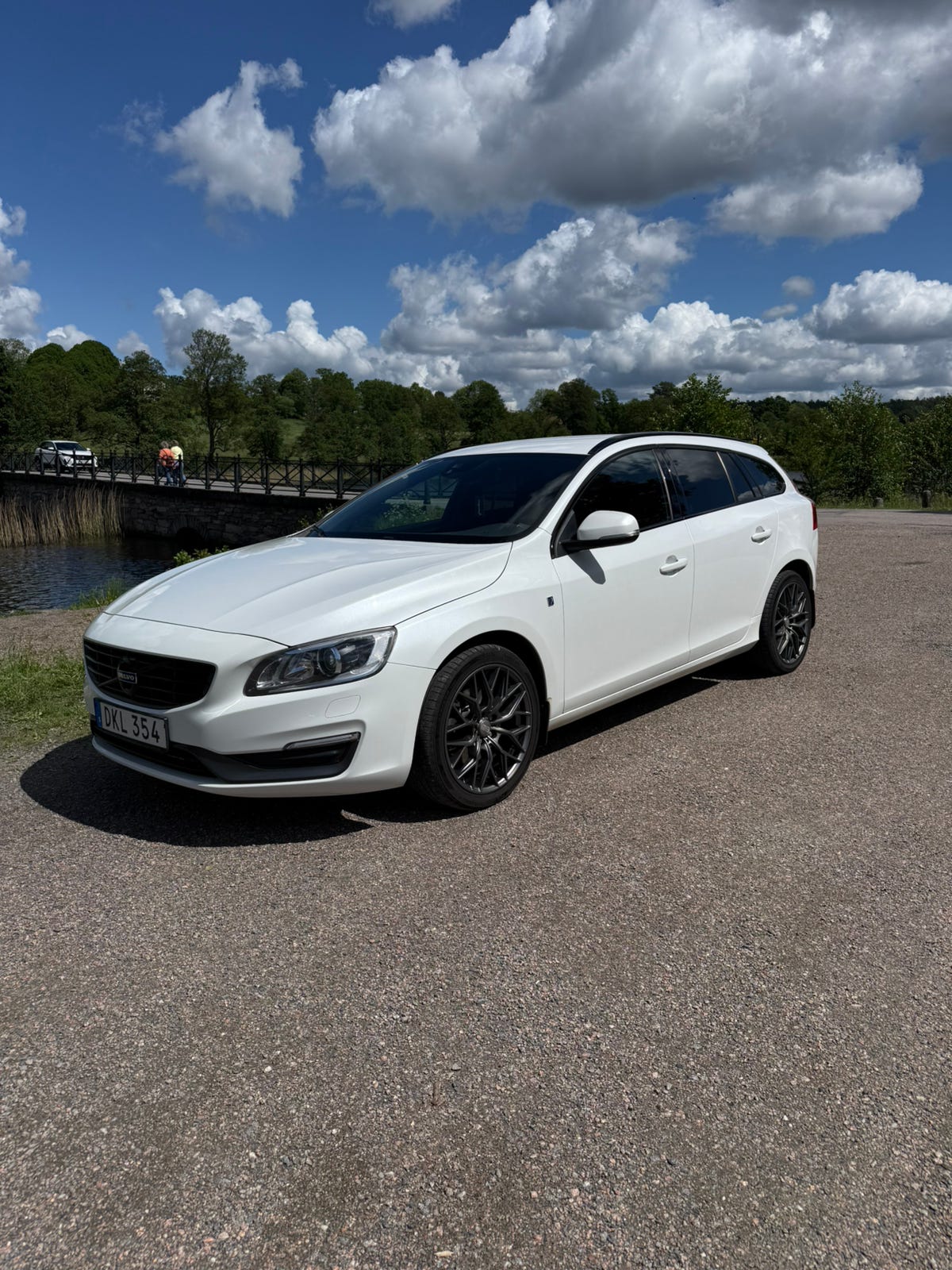 Volvo V60 2015 – bild 1 av 15