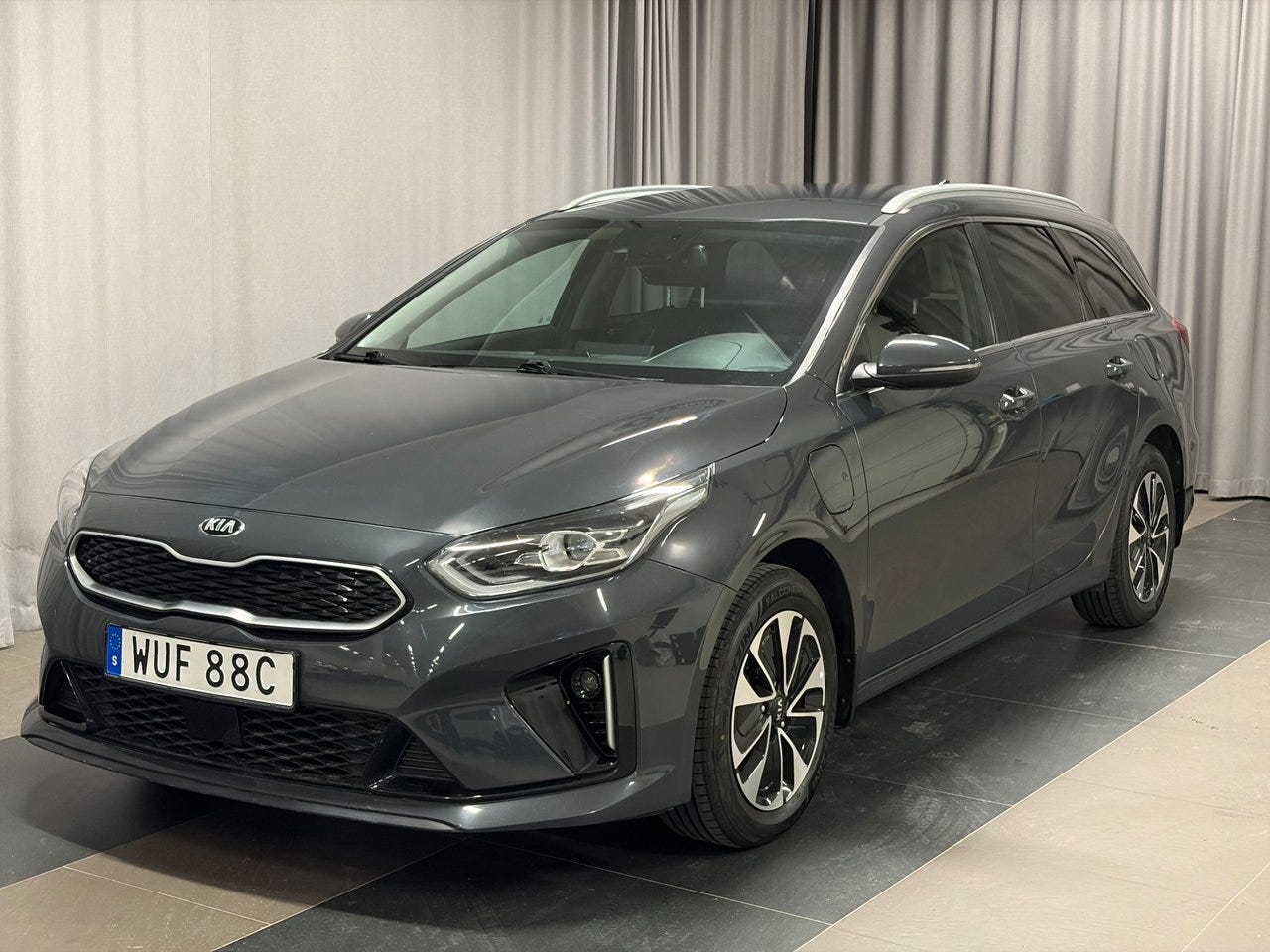 Kia Ceed 2021 – bild 1 av 13