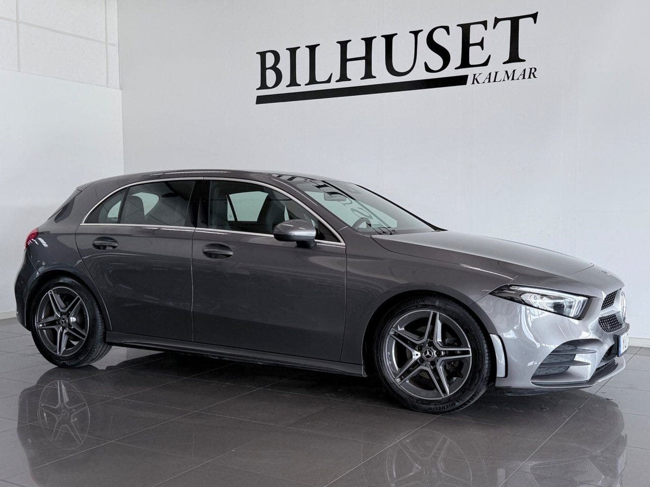 Mercedes-Benz A 180 2019 – bild 1 av 16
