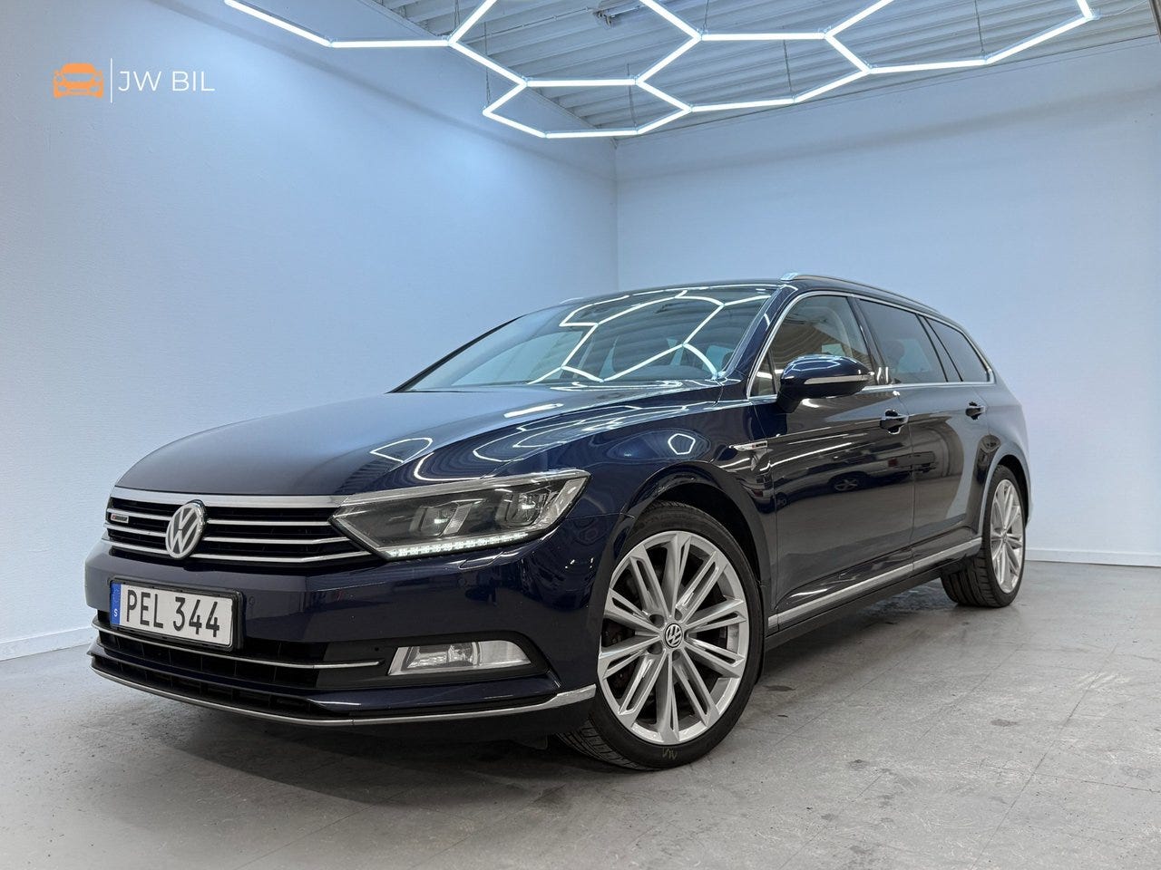 Volkswagen Passat 2017 – bild 1 av 24