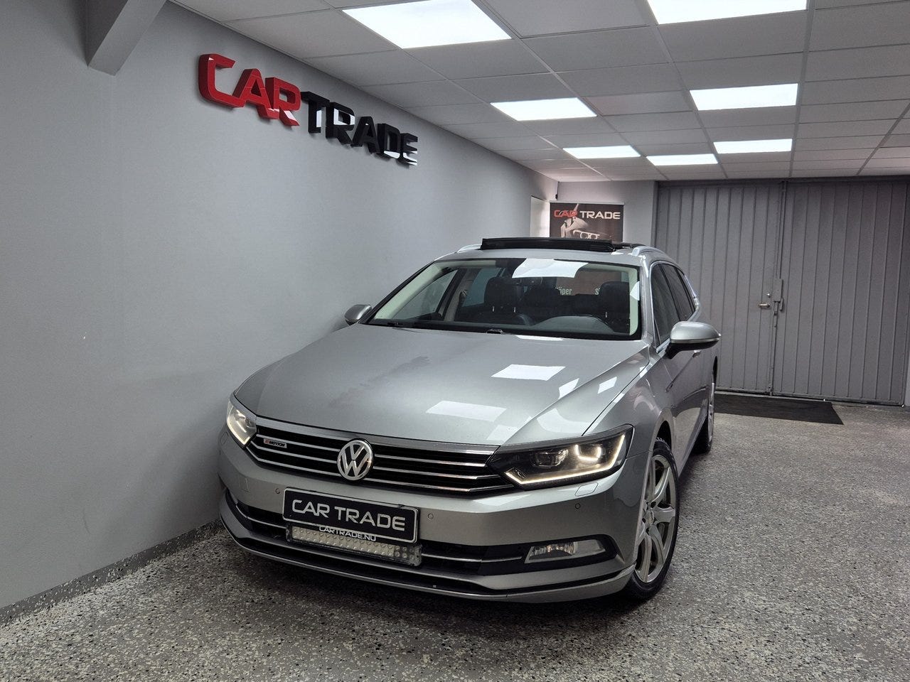 Volkswagen Passat 2015 – bild 1 av 24