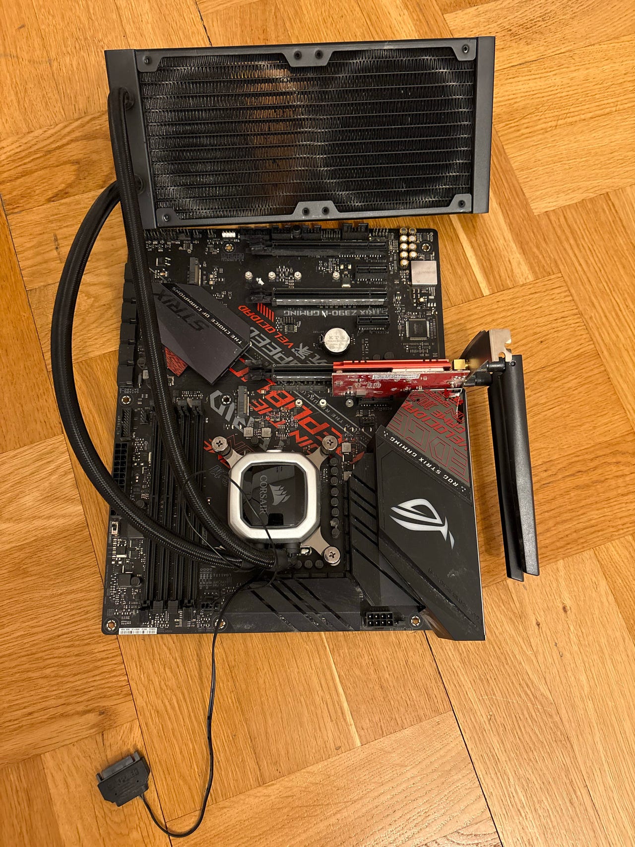 ASUS ROG Strix Z390-F Gaming moderkort med I7-9700K processor