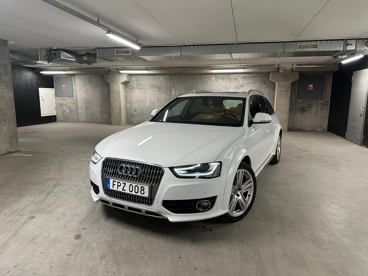 Audi A4 allroad 2015 – bild 1 av 17